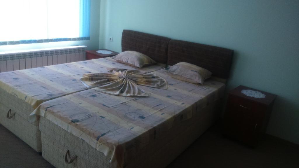 Enjoy Guest House غولدن ساندز الغرفة الصورة